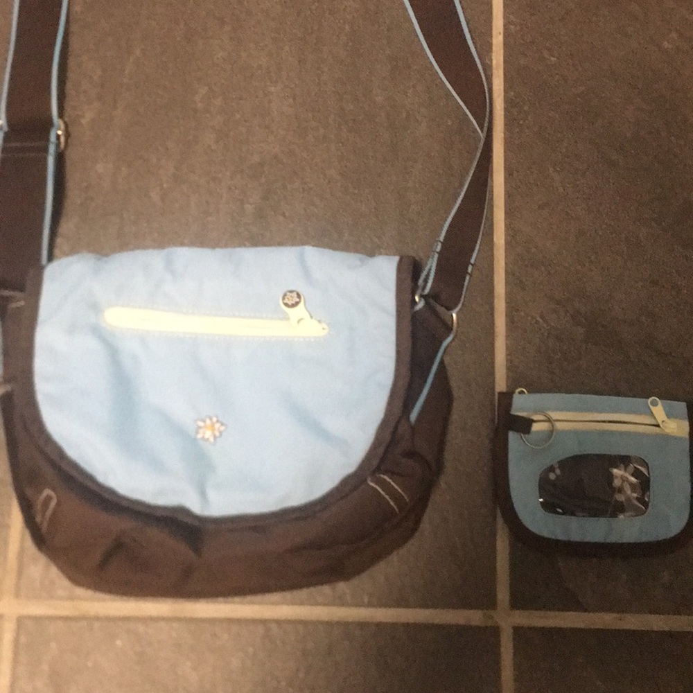 Like new Sherpani purse and coin purse
